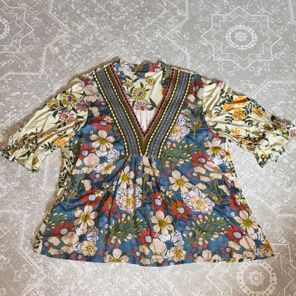 Anthropology - Floral V-Neck Mixed-Print Women's Blouse - Blue & Cream